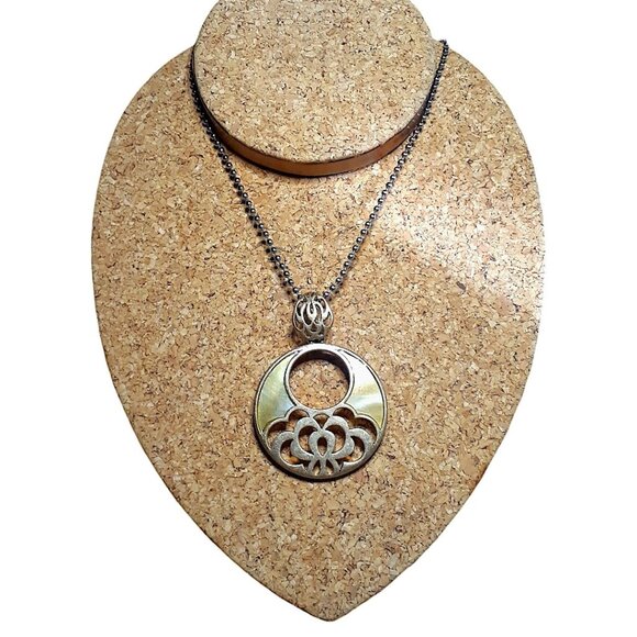 Lia Sophia 'Veranda' Matte Gold Mother of Pearl Slide Pendant ONLY - Picture 2 of 4